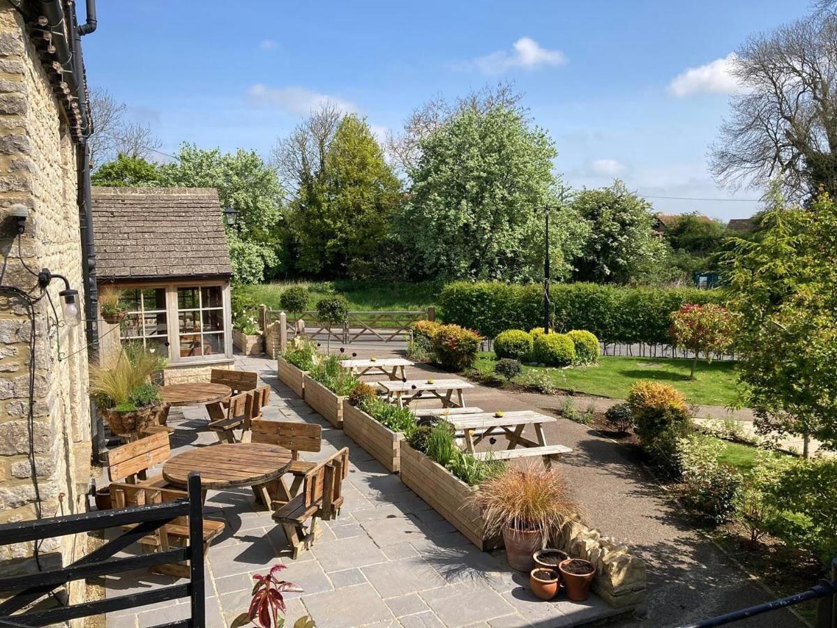 Killingworth Castle Hotel Удсток Екстериор снимка