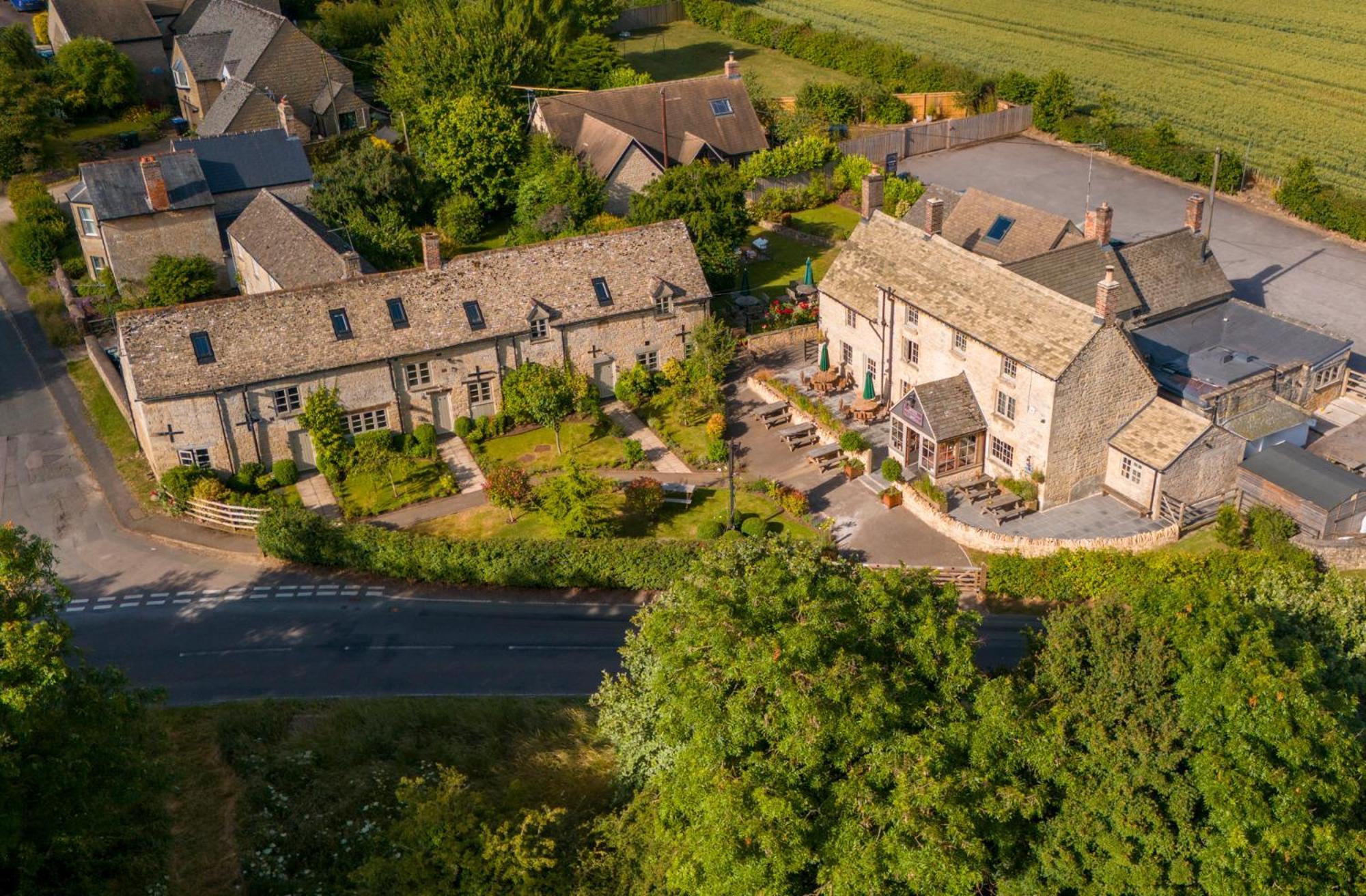 Killingworth Castle Hotel Удсток Екстериор снимка